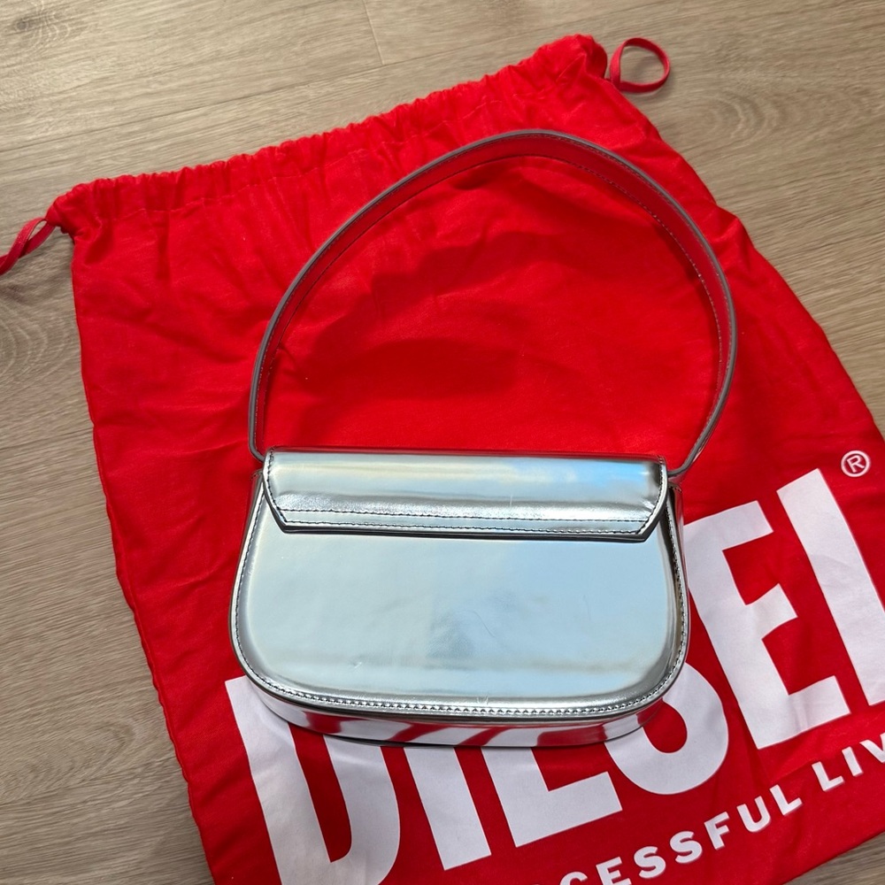 Diesel 1DR Shoulder Bag in Silver - Picture 5 of 11